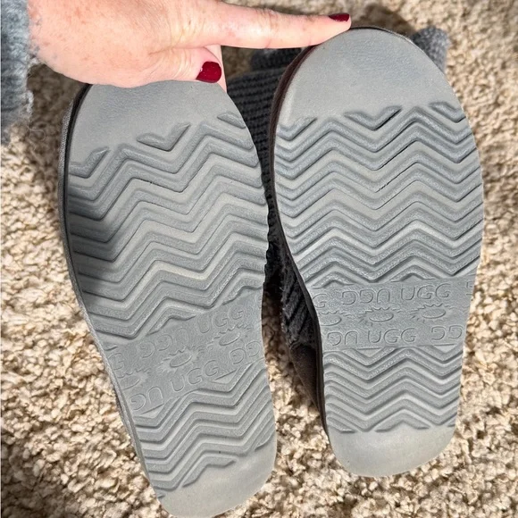 UGG Gray Knit Boots - Picture 7 of 9